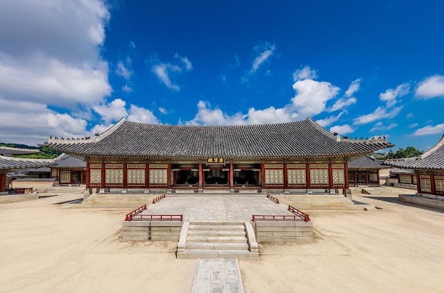 Gyeongbokgung Palace Gangnyeongjeon Pavilion View